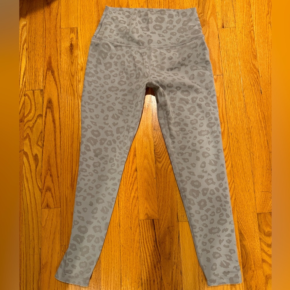 Beyond Yoga Leopard Print Crop Leggings